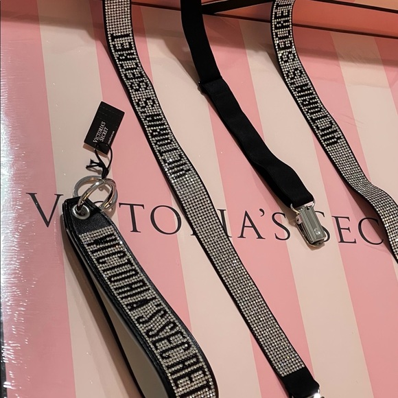 VS Logo Shine Suspenders and wristlet strap set - Picture 4 of 9